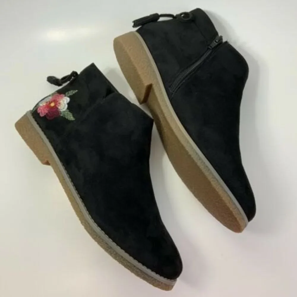 New Comfortview Wide Sienna Embroidered Bootie 11